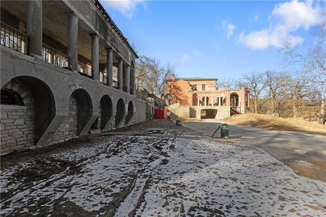 1101 Myrtle Avenue, St Joseph, MO 64505