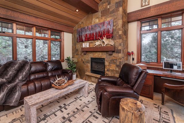 22944 Moss Rock Drive, Bend, OR 97701