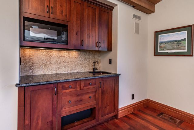 22944 Moss Rock Drive, Bend, OR 97701