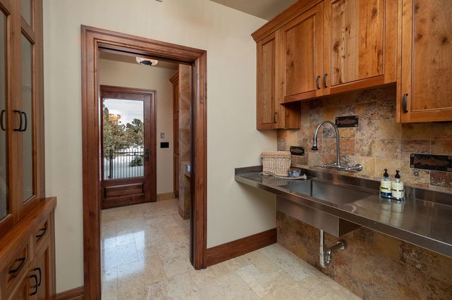 22944 Moss Rock Drive, Bend, OR 97701