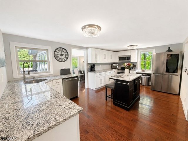 10 S Parkway, Jefferson Twp., NJ 07885
