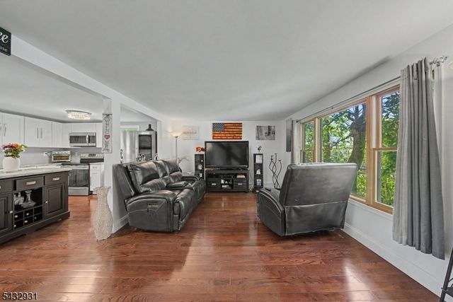10 S Parkway, Jefferson Twp., NJ 07885