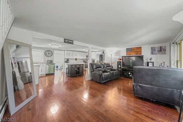 10 S Parkway, Jefferson Twp., NJ 07885