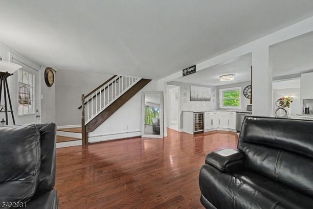 10 S Parkway, Jefferson Twp., NJ 07885