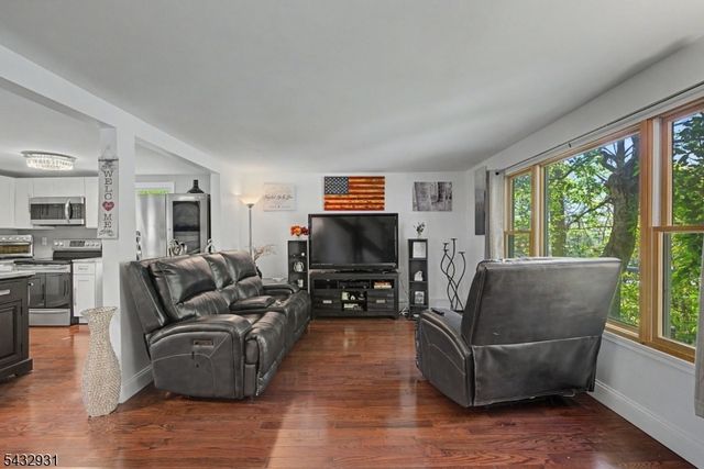 10 S Parkway, Jefferson Twp., NJ 07885