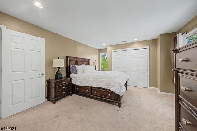 10 S Parkway, Jefferson Twp., NJ 07885
