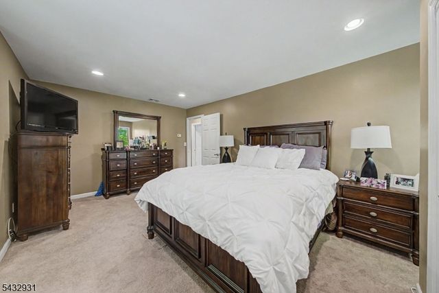 10 S Parkway, Jefferson Twp., NJ 07885