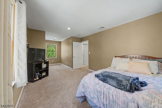 10 S Parkway, Jefferson Twp., NJ 07885