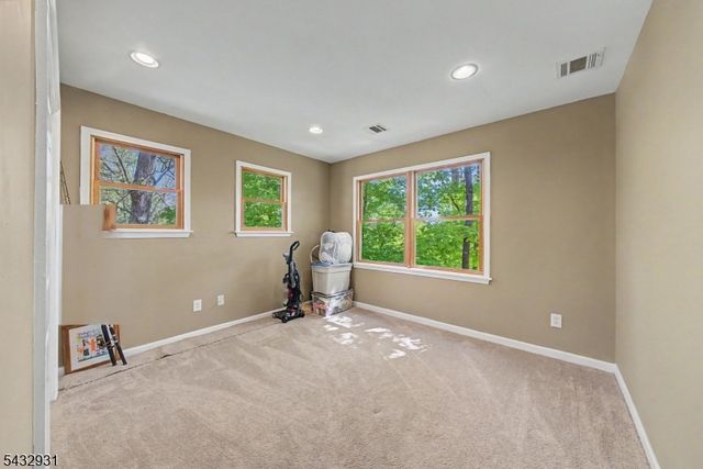 10 S Parkway, Jefferson Twp., NJ 07885