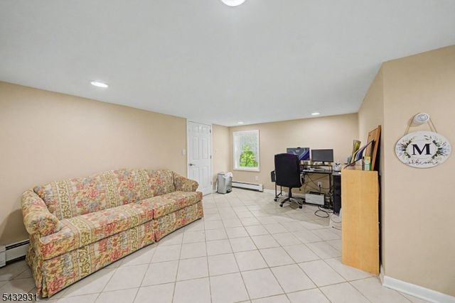 10 S Parkway, Jefferson Twp., NJ 07885