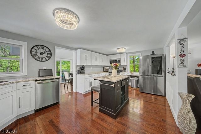 10 S Parkway, Jefferson Twp., NJ 07885