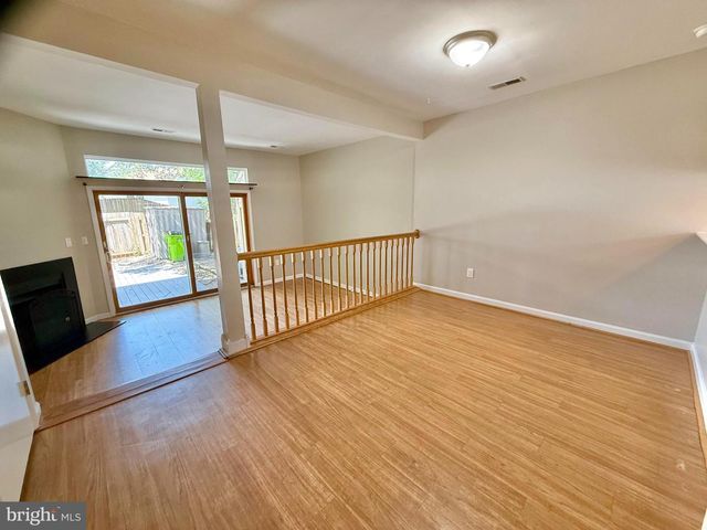 18028 OLDE PORT LN, Triangle, VA 22172