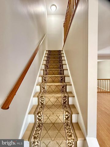 18028 OLDE PORT LN, Triangle, VA 22172
