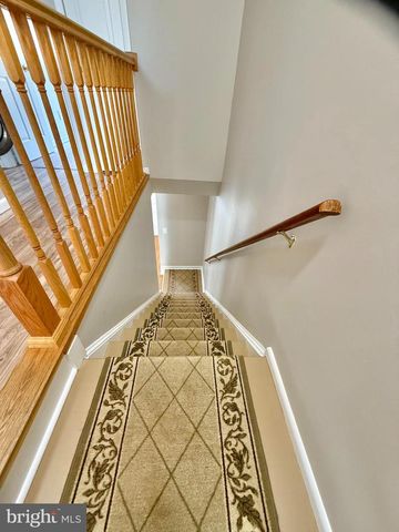 18028 OLDE PORT LN, Triangle, VA 22172