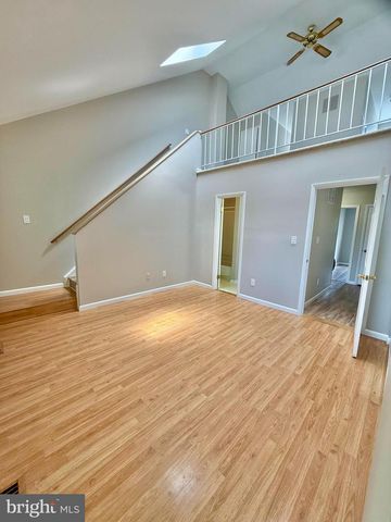 18028 OLDE PORT LN, Triangle, VA 22172