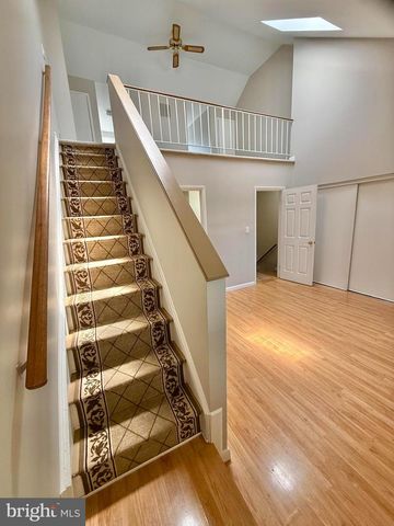 18028 OLDE PORT LN, Triangle, VA 22172