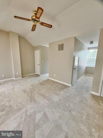 18028 OLDE PORT LN, Triangle, VA 22172