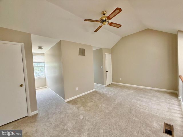 18028 OLDE PORT LN, Triangle, VA 22172