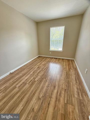 18028 OLDE PORT LN, Triangle, VA 22172