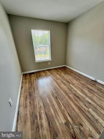 18028 OLDE PORT LN, Triangle, VA 22172
