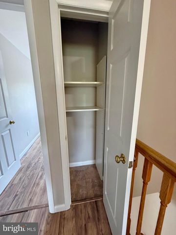 18028 OLDE PORT LN, Triangle, VA 22172