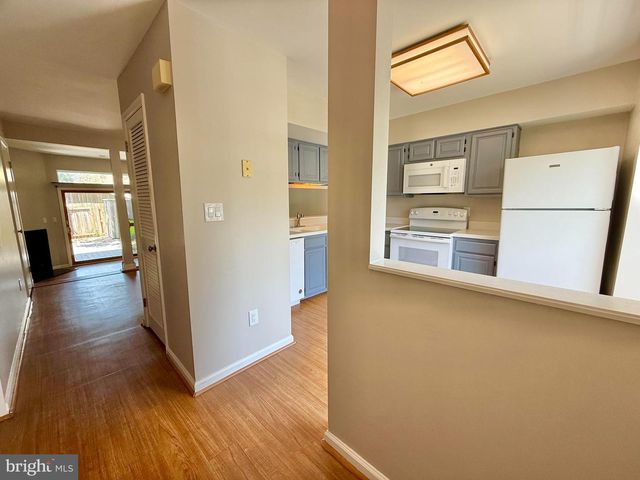 18028 OLDE PORT LN, Triangle, VA 22172