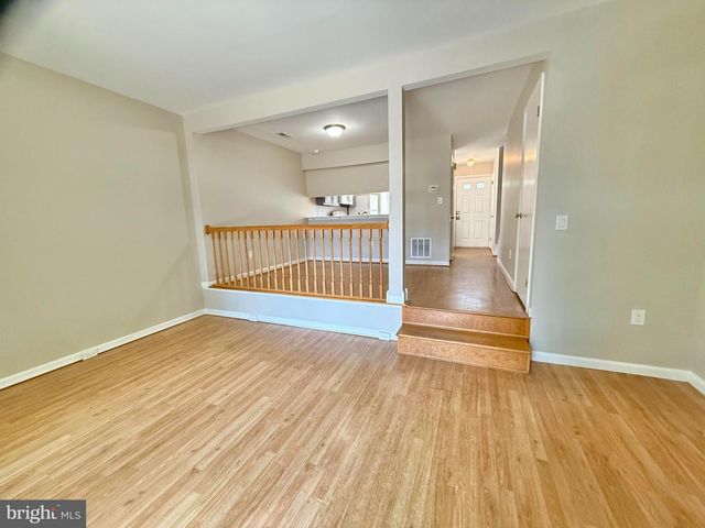 18028 OLDE PORT LN, Triangle, VA 22172