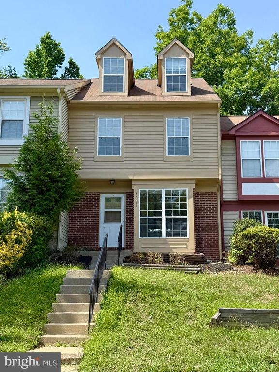 18028 OLDE PORT LN, Triangle, VA 22172