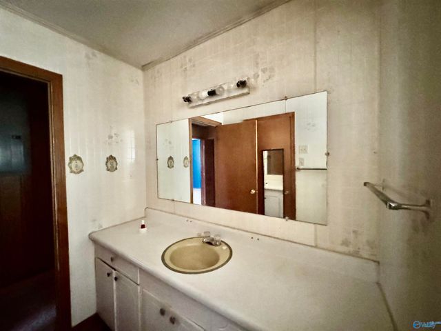 215 Crimson Hill Road, Gaylesville, AL 35973