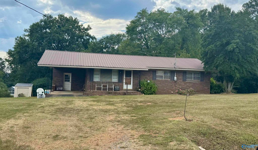 215 Crimson Hill Road, Gaylesville, AL 35973