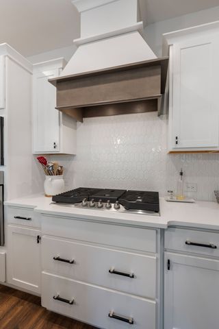 520 Stinson Ct, White House, TN 37188