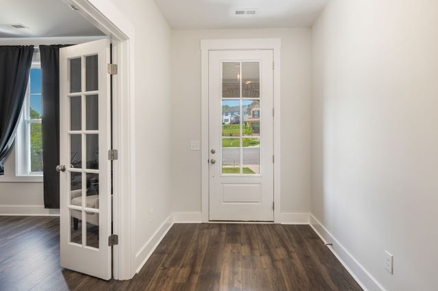 520 Stinson Ct, White House, TN 37188