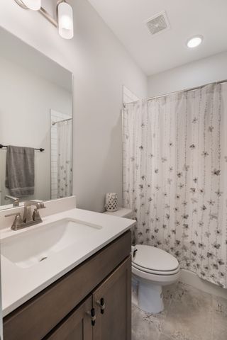 520 Stinson Ct, White House, TN 37188