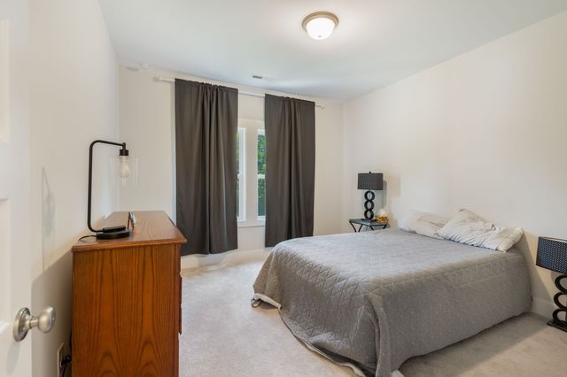 520 Stinson Ct, White House, TN 37188