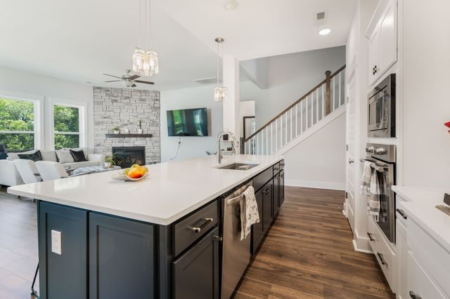 520 Stinson Ct, White House, TN 37188