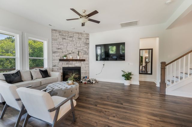 520 Stinson Ct, White House, TN 37188