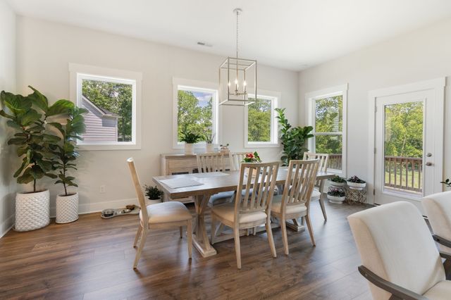 520 Stinson Ct, White House, TN 37188