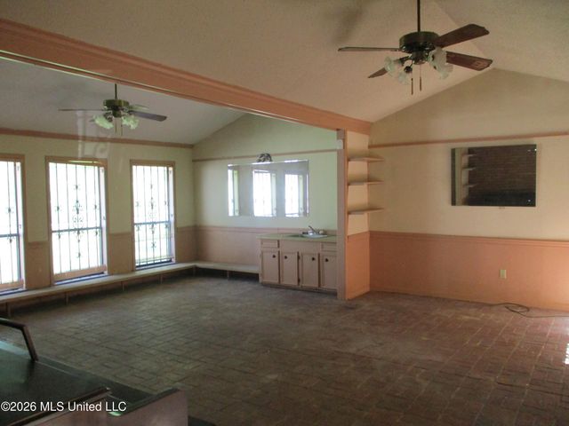 1338 Fernwood Drive, Jackson, MS 39213