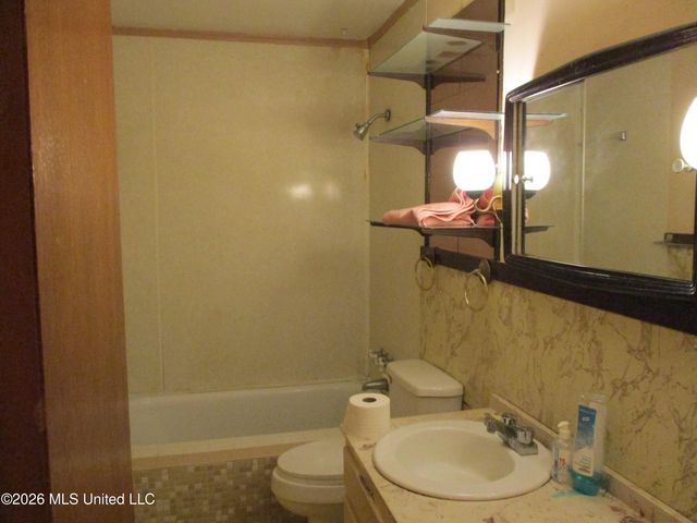 1338 Fernwood Drive, Jackson, MS 39213
