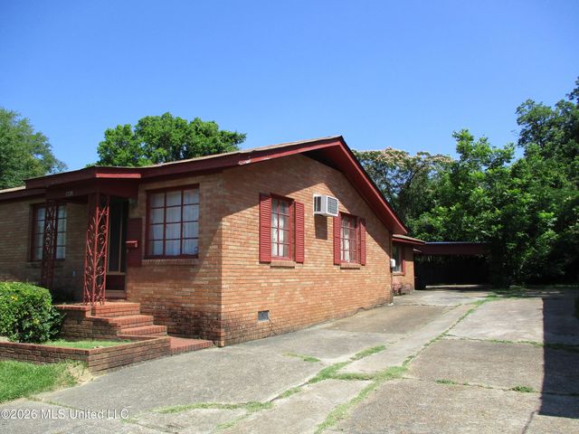 1338 Fernwood Drive, Jackson, MS 39213