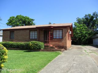 1338 Fernwood Drive, Jackson, MS 39213