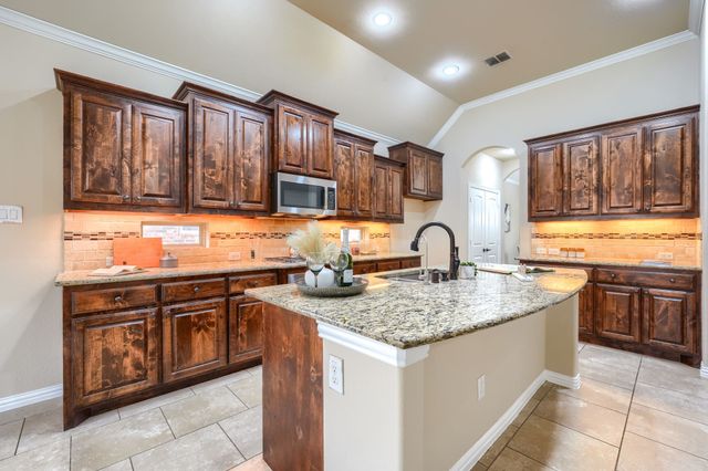 9650 Amberwoods Lane, Frisco, TX 75035