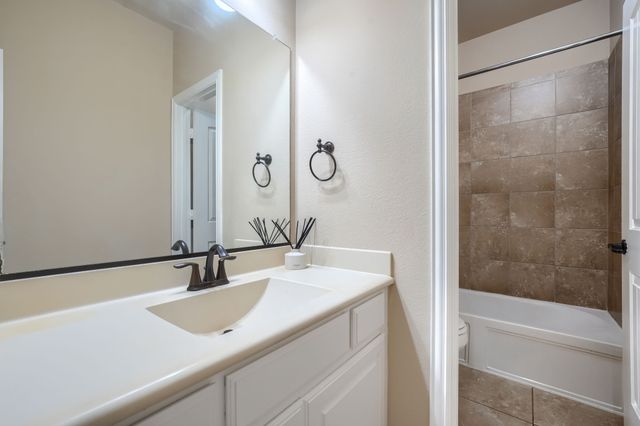 9650 Amberwoods Lane, Frisco, TX 75035