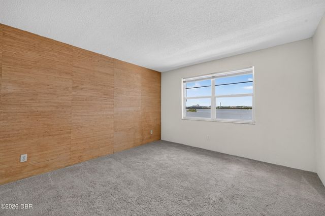 118 S Halifax Ave Apt 404, Daytona Beach, FL 32118