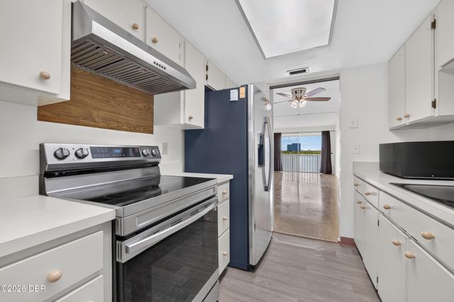 118 S Halifax Ave Apt 404, Daytona Beach, FL 32118