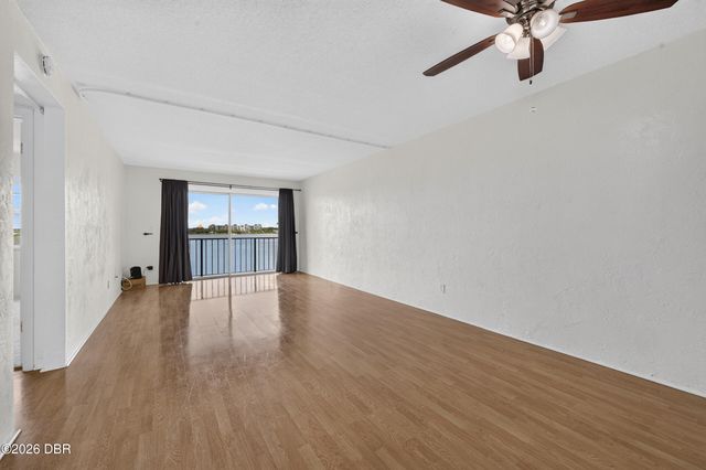 118 S Halifax Ave Apt 404, Daytona Beach, FL 32118