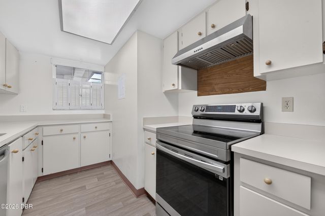 118 S Halifax Ave Apt 404, Daytona Beach, FL 32118