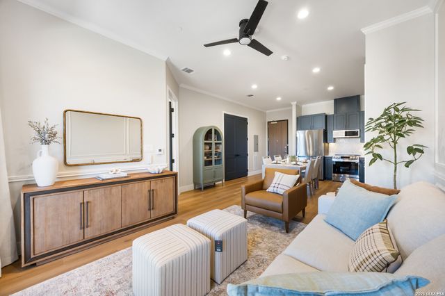 10899 S Hausman Rd Apt 407, San Antonio, TX 78249