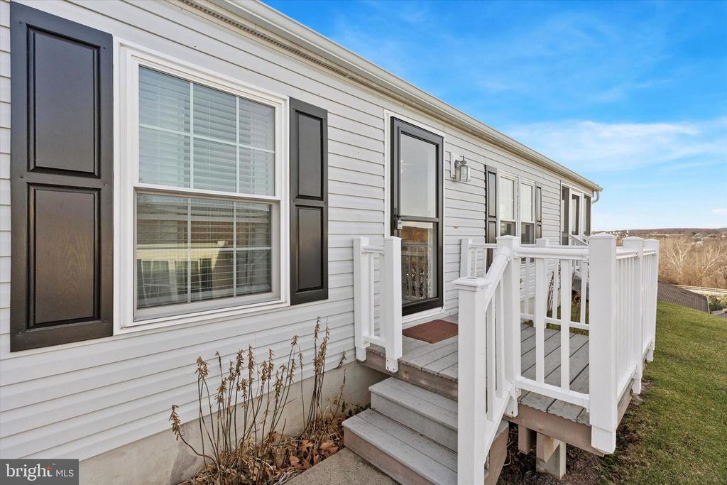 1077 SCENIC VIEW DR, Schwenksville, PA 19473