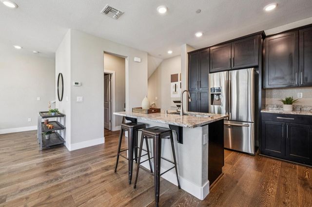 21 Tidal Way, San Mateo, CA 94401